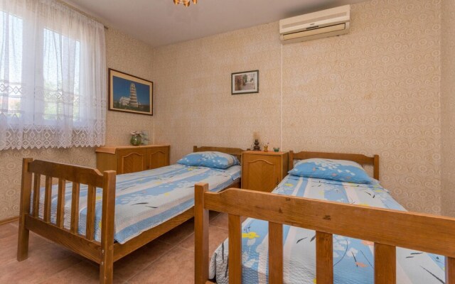 Amazing Apartment in Pakostane With 2 Bedrooms