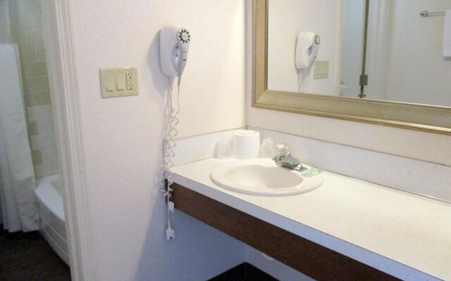 Americas Best Value Inn St. Helen