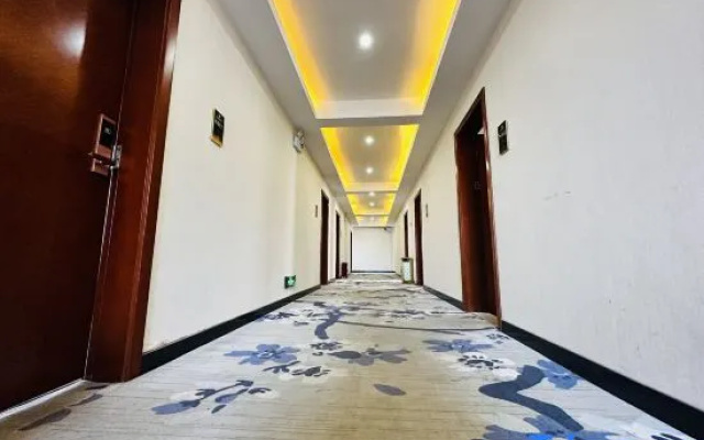Yue Hotel (Lu Liang Tongle Plaza)
