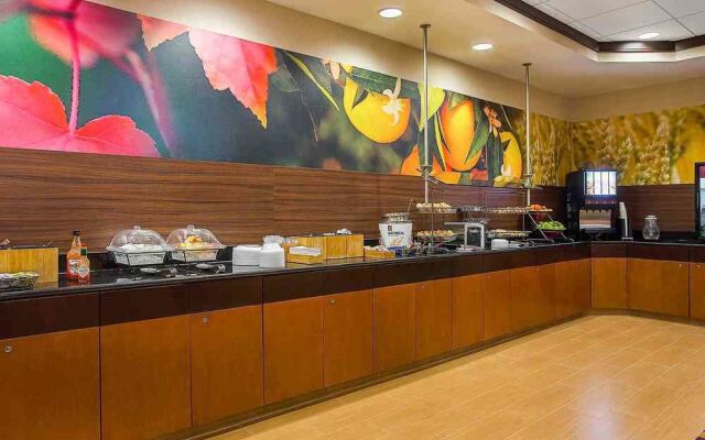 Fairfield Inn & Suites Louisville East