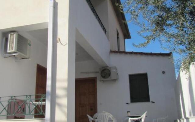 "Action" House in Leonidio 4-beds