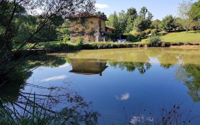 Property With 5 Bedrooms in Saint-paul-de-varax, With Private Pool, Fu