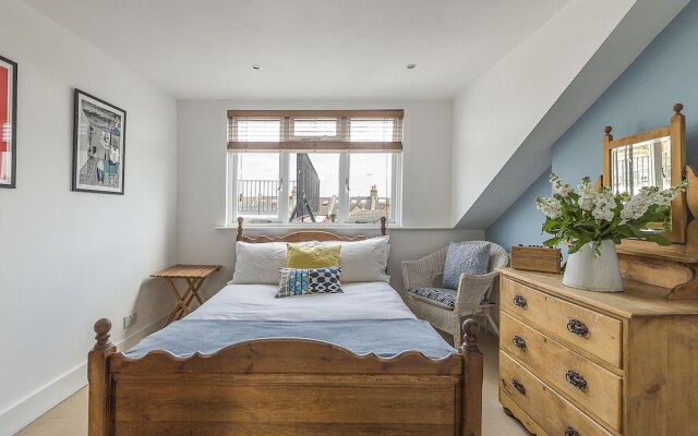 Ravenscourt Park Retreat