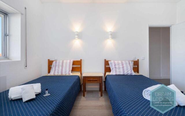 Artens 407 - Dream Lodging