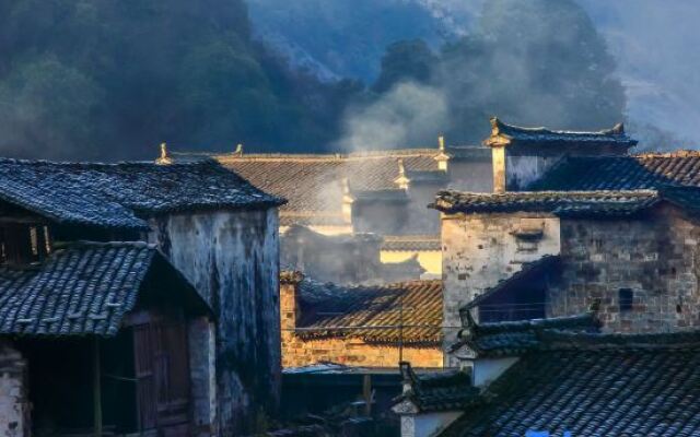 Wuyuan Hetian Xiangsu (Huangling Scenic Area)
