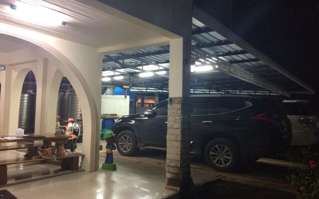 Pon 1 Hotel