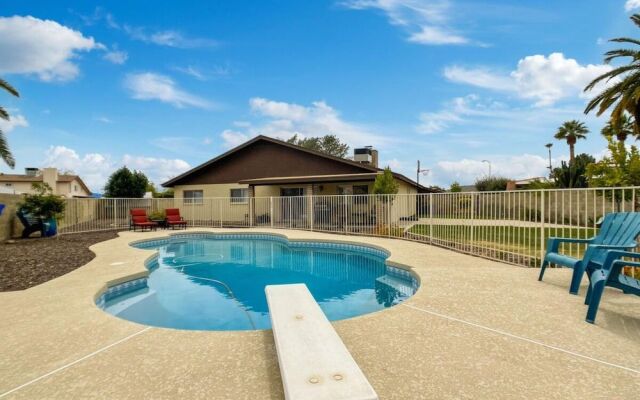 Glendale Charm by Casago