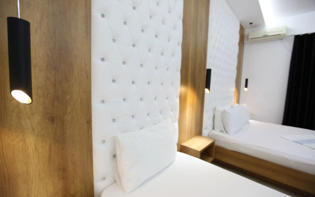 Central Park Hotel Ksamil