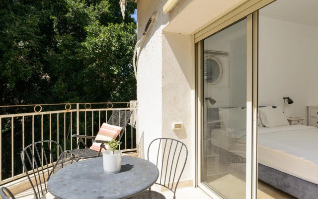 Adorable 2 bedrooms apt next to the beach