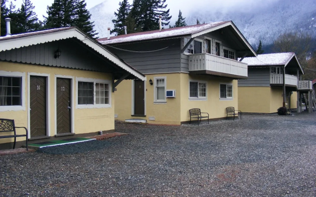 Richca Chalets Resort