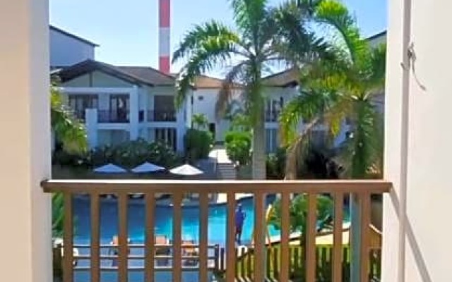 Resort Tree Bies