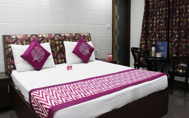 OYO 2705 Hotel Preet Palace