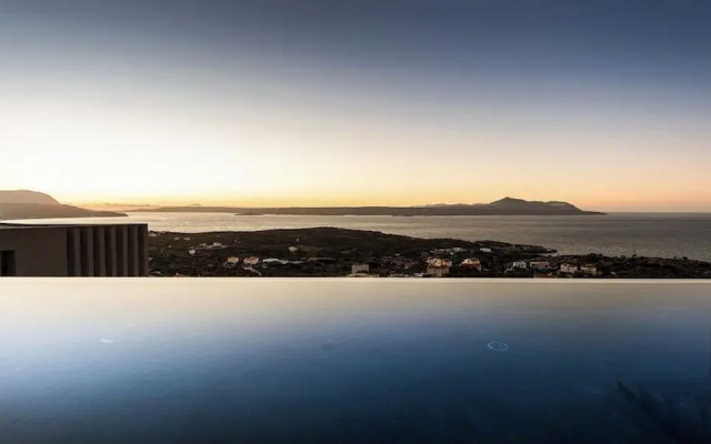 A Unique Villa In Kokkino Horio