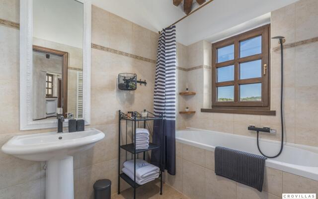 Rustica in Visnjan with 5 bedrooms and 1 bathrooms