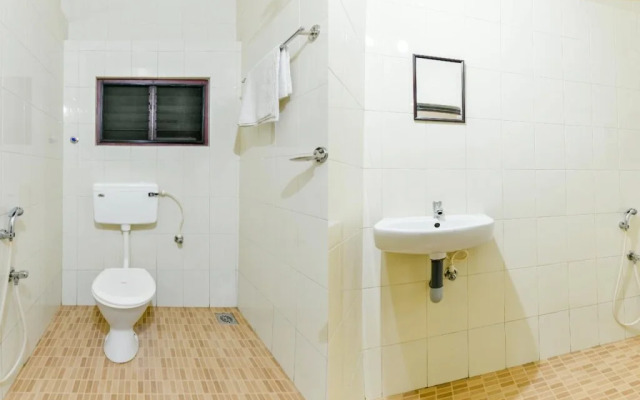 Oyo 23115 Hotel Saravana