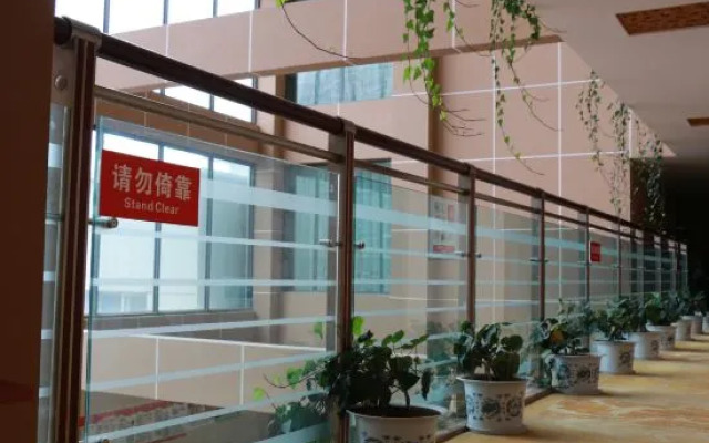 Qingtian Boutique Hotel (Zhaotong Fengxia Road)