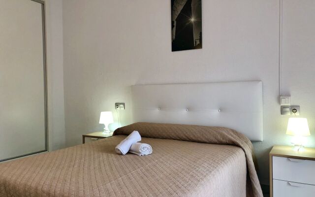 Apartamentos Turísticos Las Rosas de Capistrano