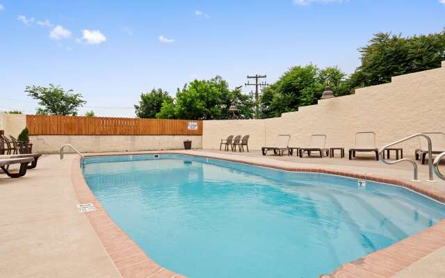 SureStay Plus Hotel by Best Western Berkeley Springs