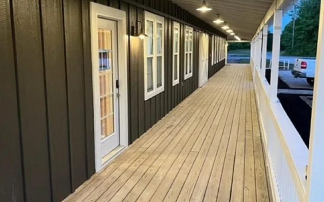 Greeter Falls Lodge Suite 5