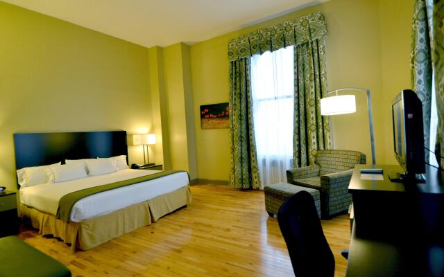 Holiday Inn Express Cleveland Downtown by IHG