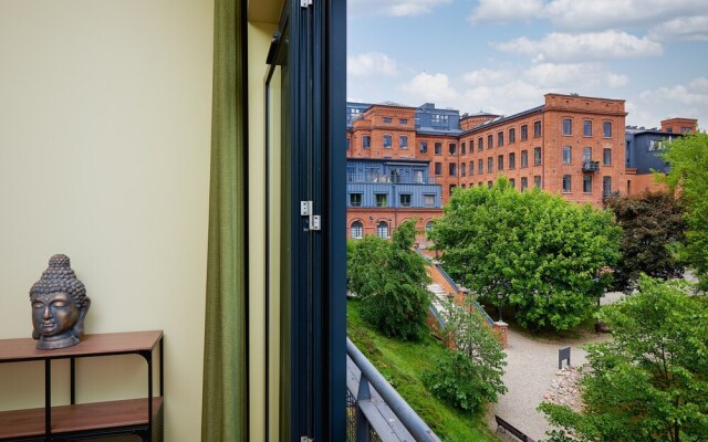 Lumina stylish and spacious studio