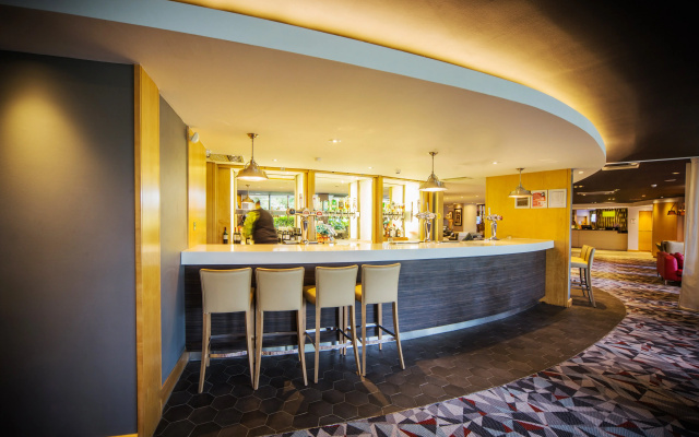 Holiday Inn Reading South M4 Jct11 by IHG