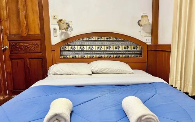 Naya Park View Hotel
