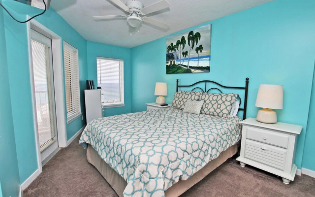 Boardwalk 586 by Youngs Suncoast