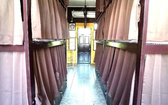 Long Feng Hostel Bangkok