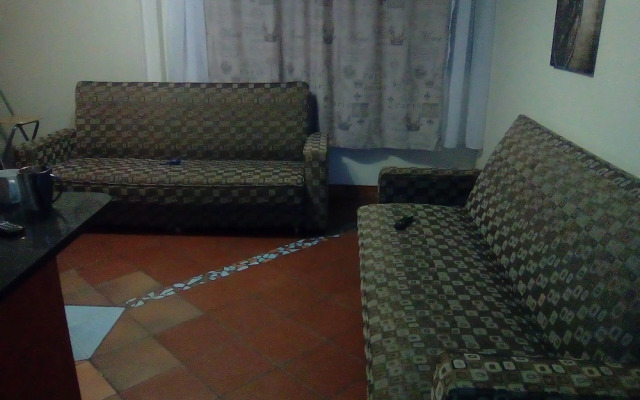 Spacious Downstairs Apartment