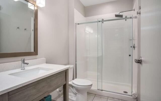 Lighthouse Suites - Best Western Signature Collection