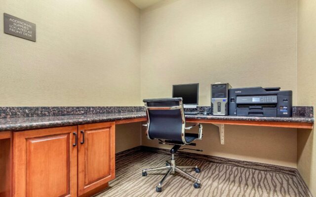 Comfort Inn & Suites Mitchell I-90