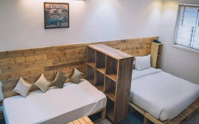 Hotel Luxury Villa Near Delhi Airport