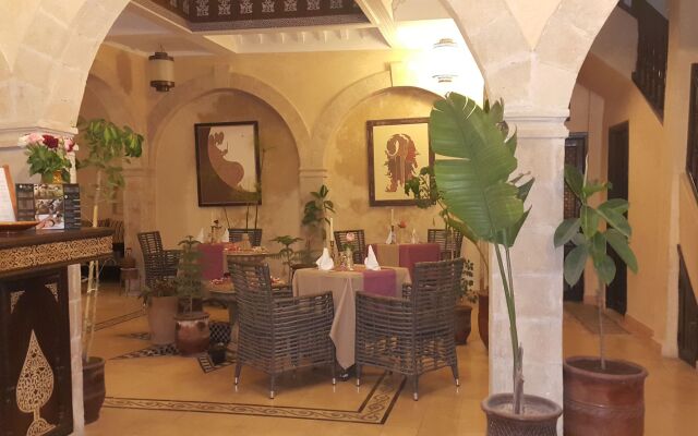 Hotel Riad Benatar
