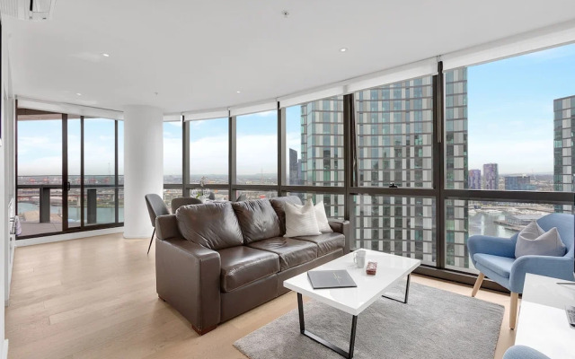 Wyndel Apartments Riverside on Collins