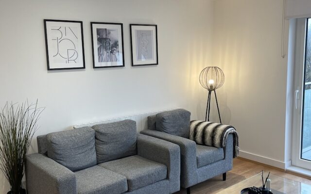 Spacious 2-bed Apartment in Whyteleafe