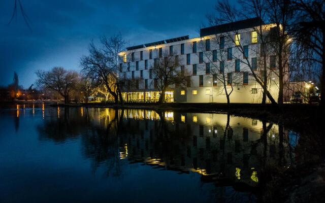 Best Western Plus Lakeside Hotel