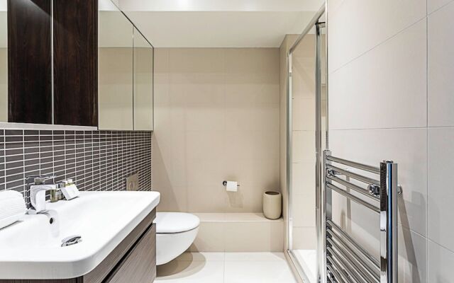 Modern Brentford Flat