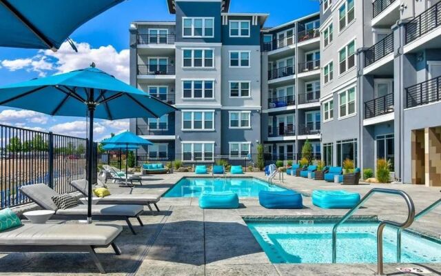 Chic Apt With Jacuzzi Pool Mountain Views