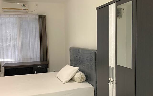 OYO Life 3082 Kost Putri Wonorejo