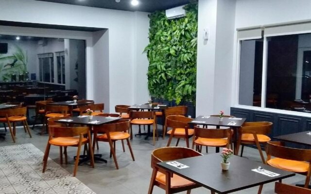 Front One Inn Kediri