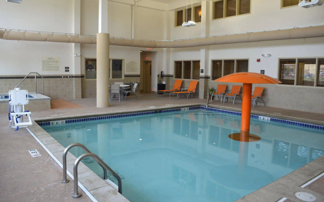 Hampton Inn & Suites Jamestown, ND