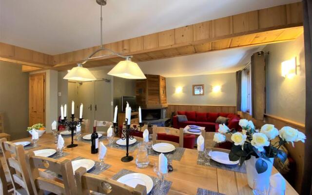 Chalet in Morzine Sleeping 12 with Sauna