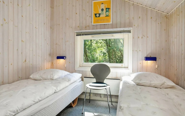 8 Person Holiday Home in Martofte