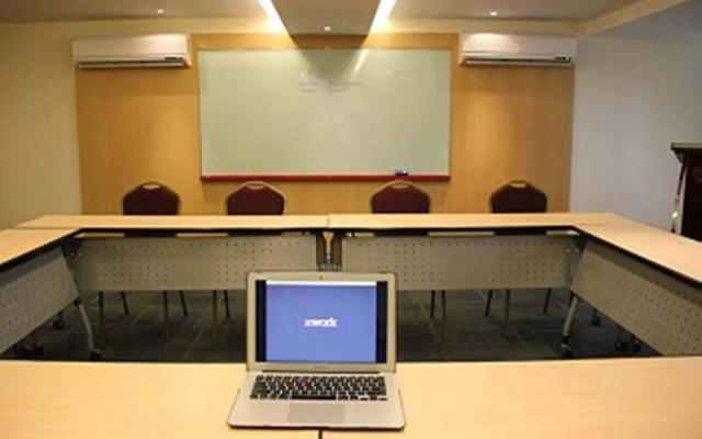 1O1 URBAN Jakarta Kelapa Gading