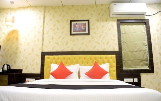 Goroomgo Royal Crown Puri