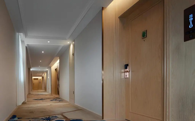 Vienna International Hotel (Chongqing Nanping Pedestrian Street)