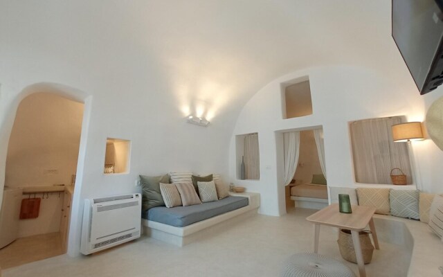 Sisyphus House in Santorini