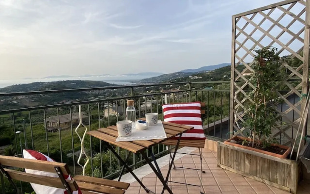 Lucky House & Il Mare In Mansarda
