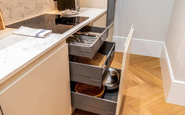 Modern Apartment Near Central London